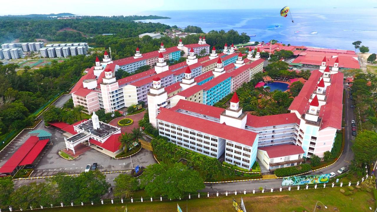 Lotus Desaru Beach Resort&Spa Bandar Penawar Exterior foto